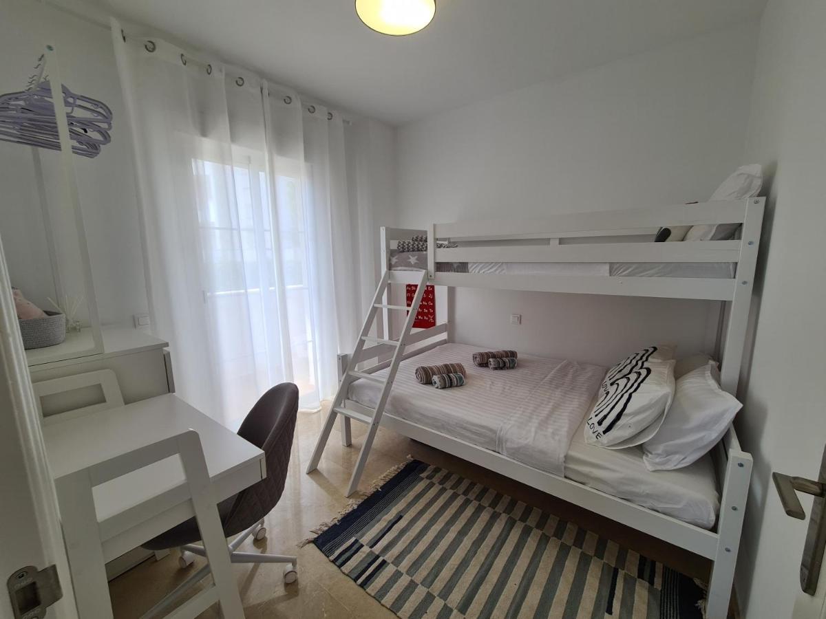 Seaside Serenity - Stylish Apartment With Spectacular Views Manilva Εξωτερικό φωτογραφία