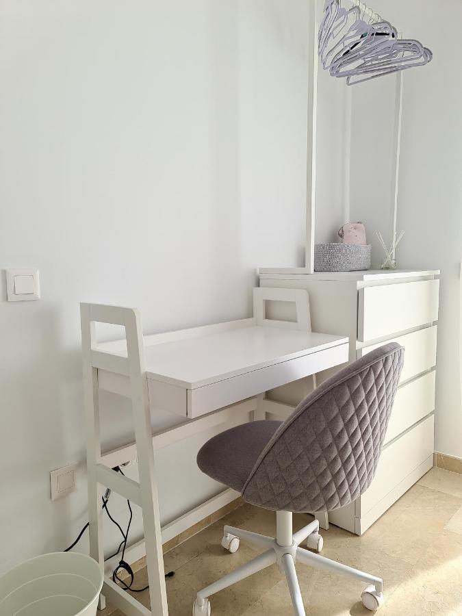 Seaside Serenity - Stylish Apartment With Spectacular Views Manilva Εξωτερικό φωτογραφία