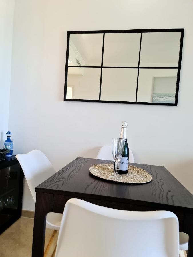 Seaside Serenity - Stylish Apartment With Spectacular Views Manilva Εξωτερικό φωτογραφία