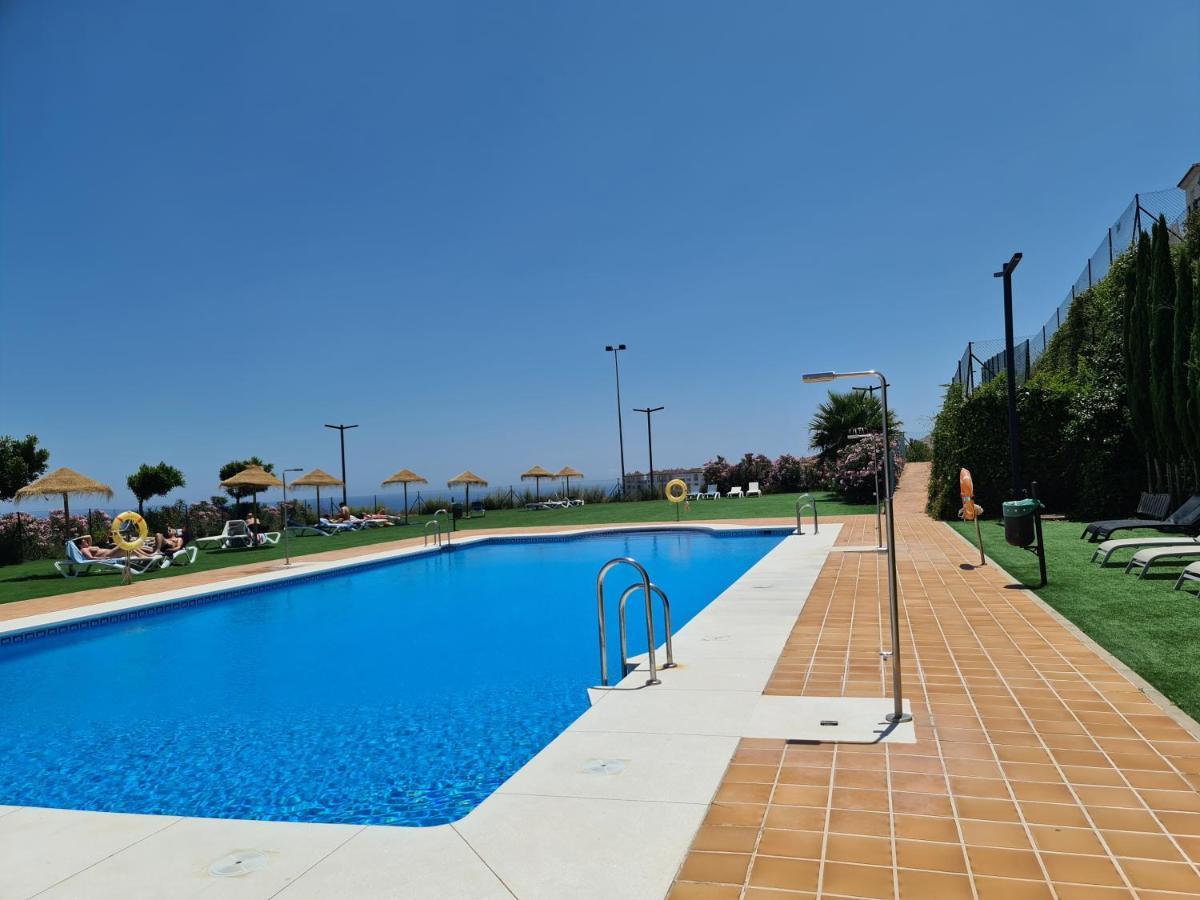 Seaside Serenity - Stylish Apartment With Spectacular Views Manilva Εξωτερικό φωτογραφία