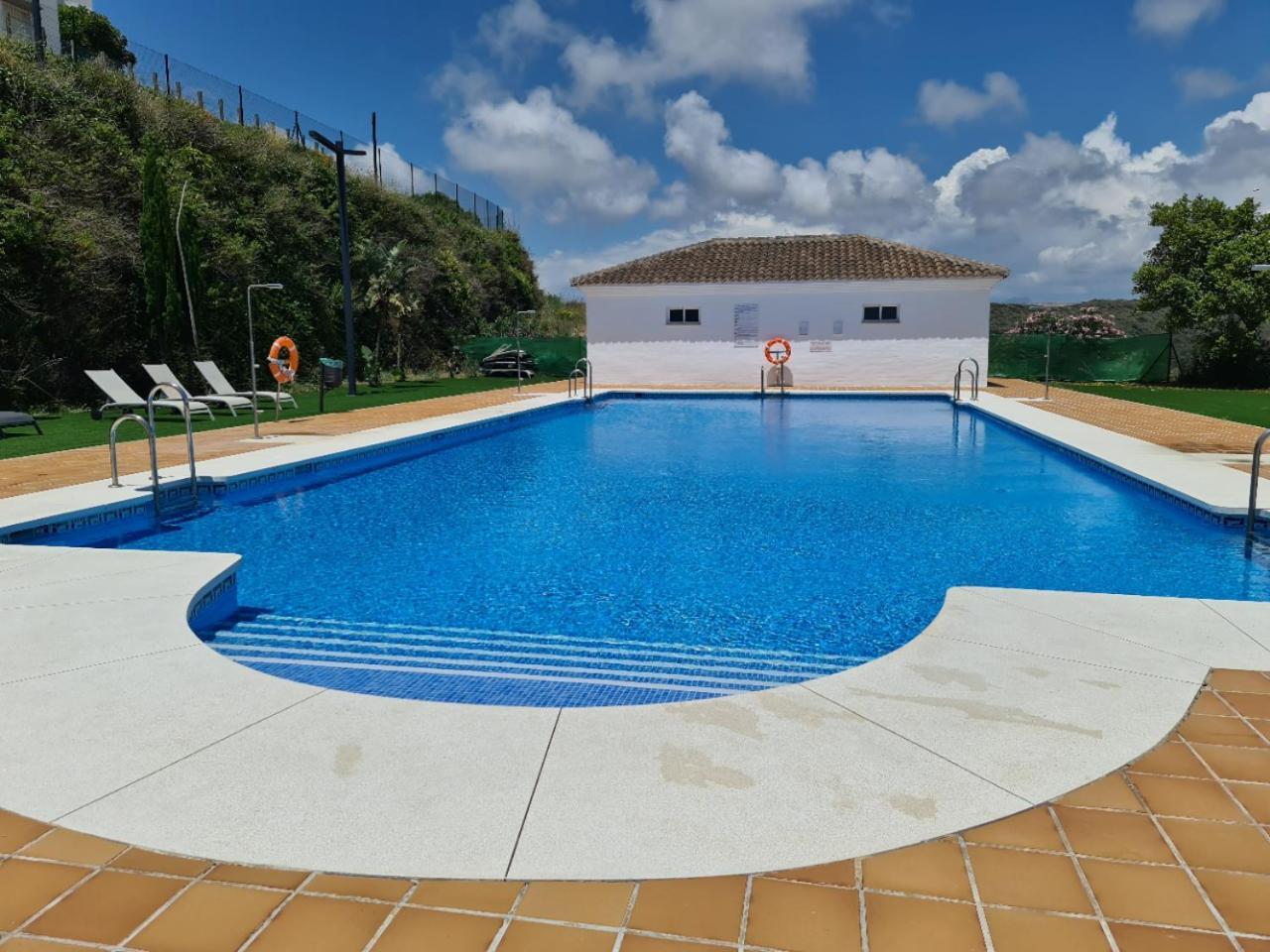 Seaside Serenity - Stylish Apartment With Spectacular Views Manilva Εξωτερικό φωτογραφία