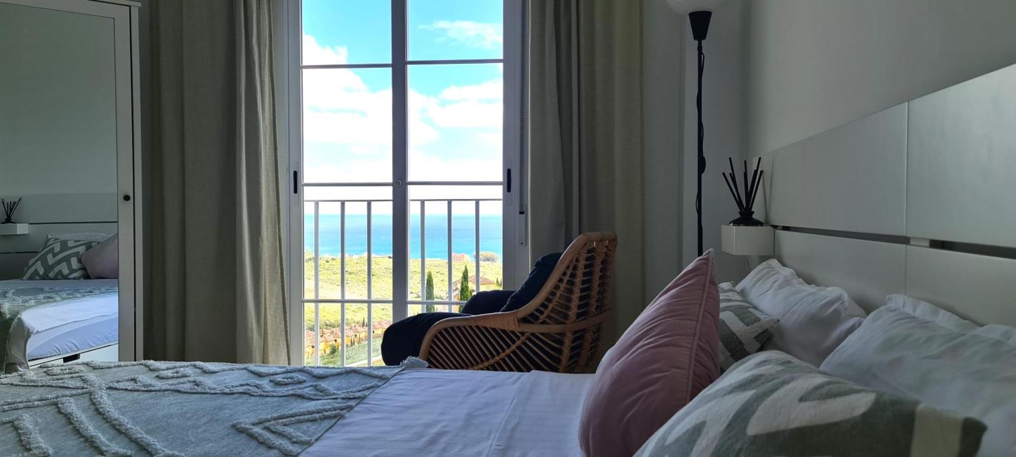 Seaside Serenity - Stylish Apartment With Spectacular Views Manilva Εξωτερικό φωτογραφία